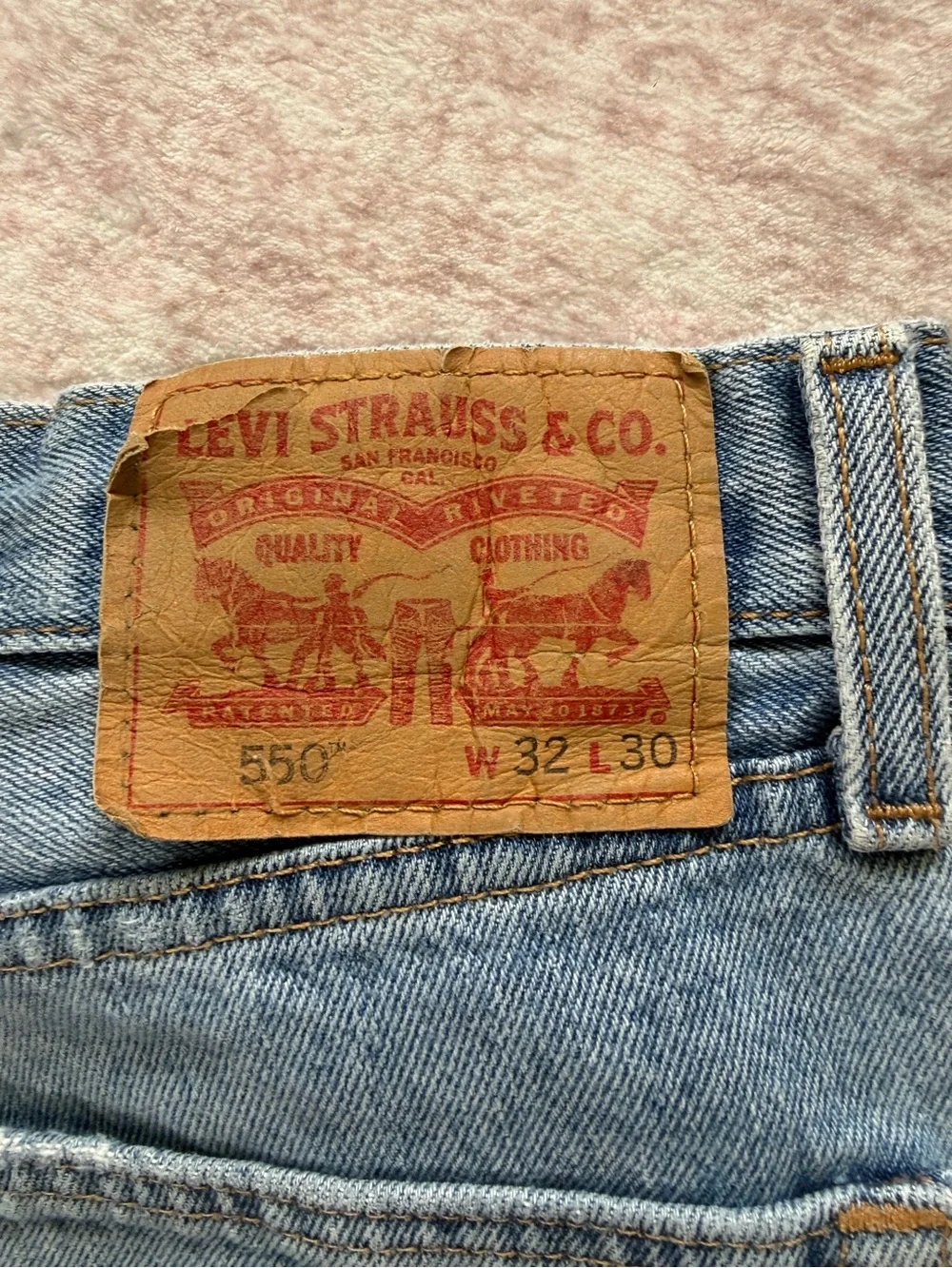 Levi’s 550 Relaxed Fit Jeans 32x30 Light Wash Distressed